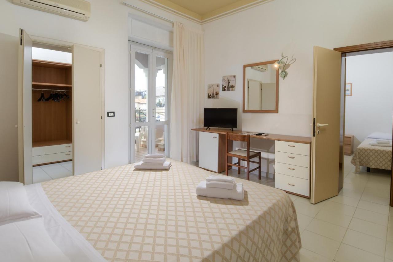 Hotel Continental Cattolica Luaran gambar