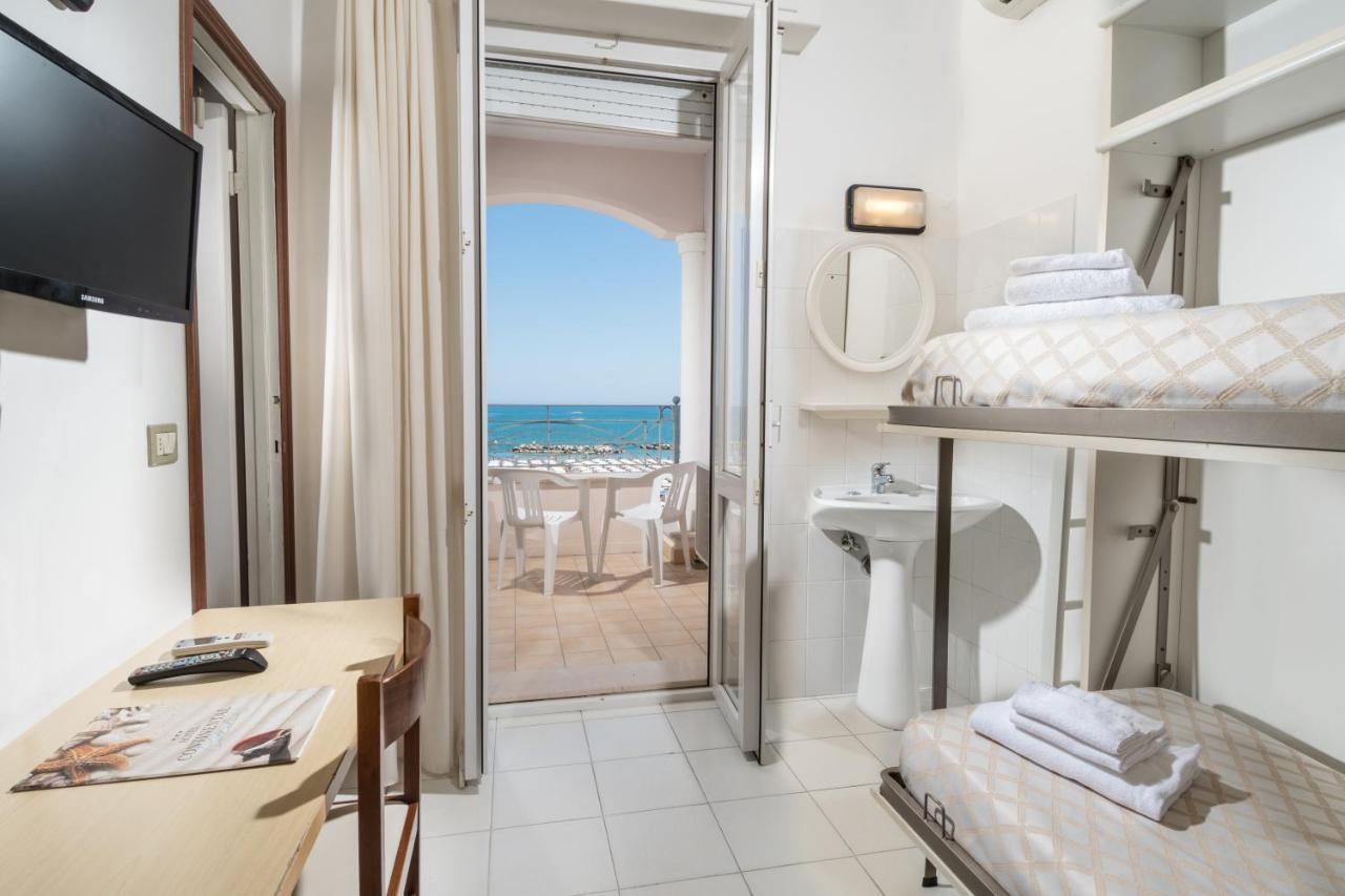 Hotel Continental Cattolica Luaran gambar