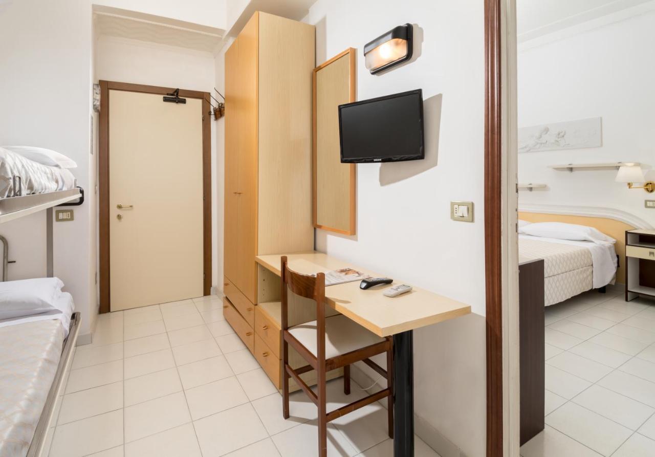 Hotel Continental Cattolica Luaran gambar
