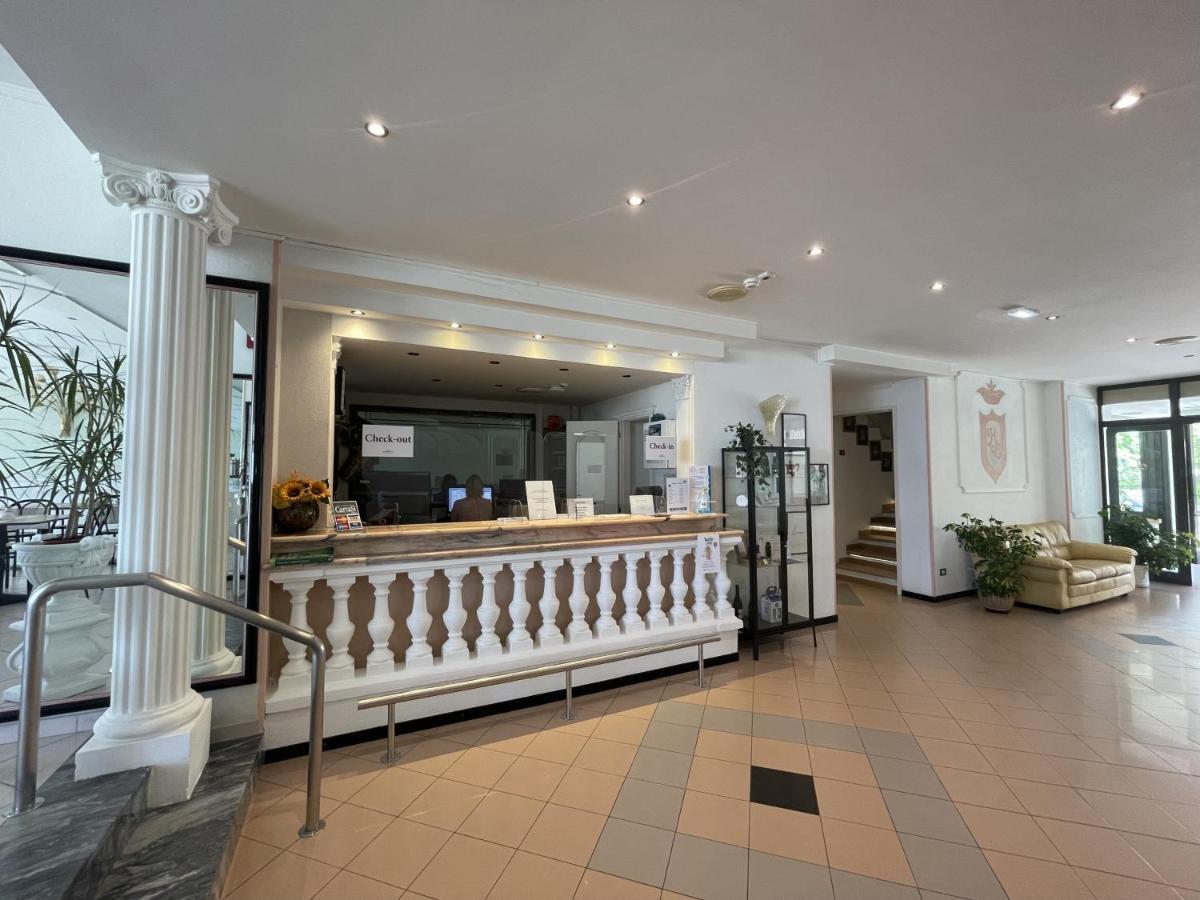 Hotel Continental Cattolica Luaran gambar