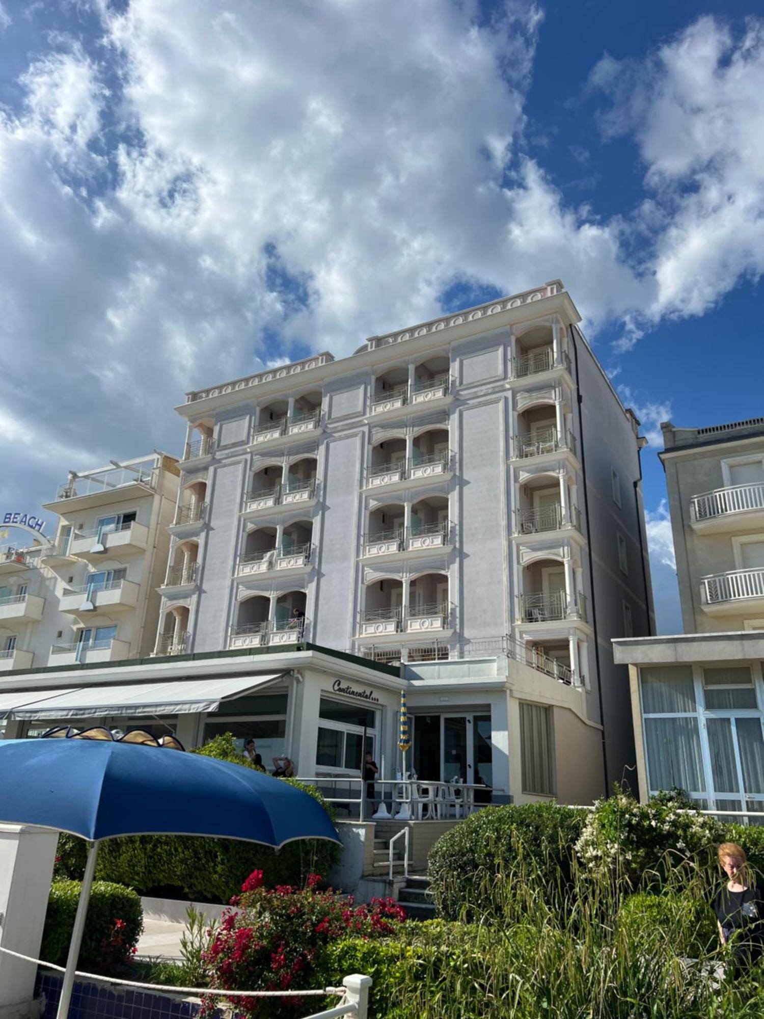 Hotel Continental Cattolica Luaran gambar