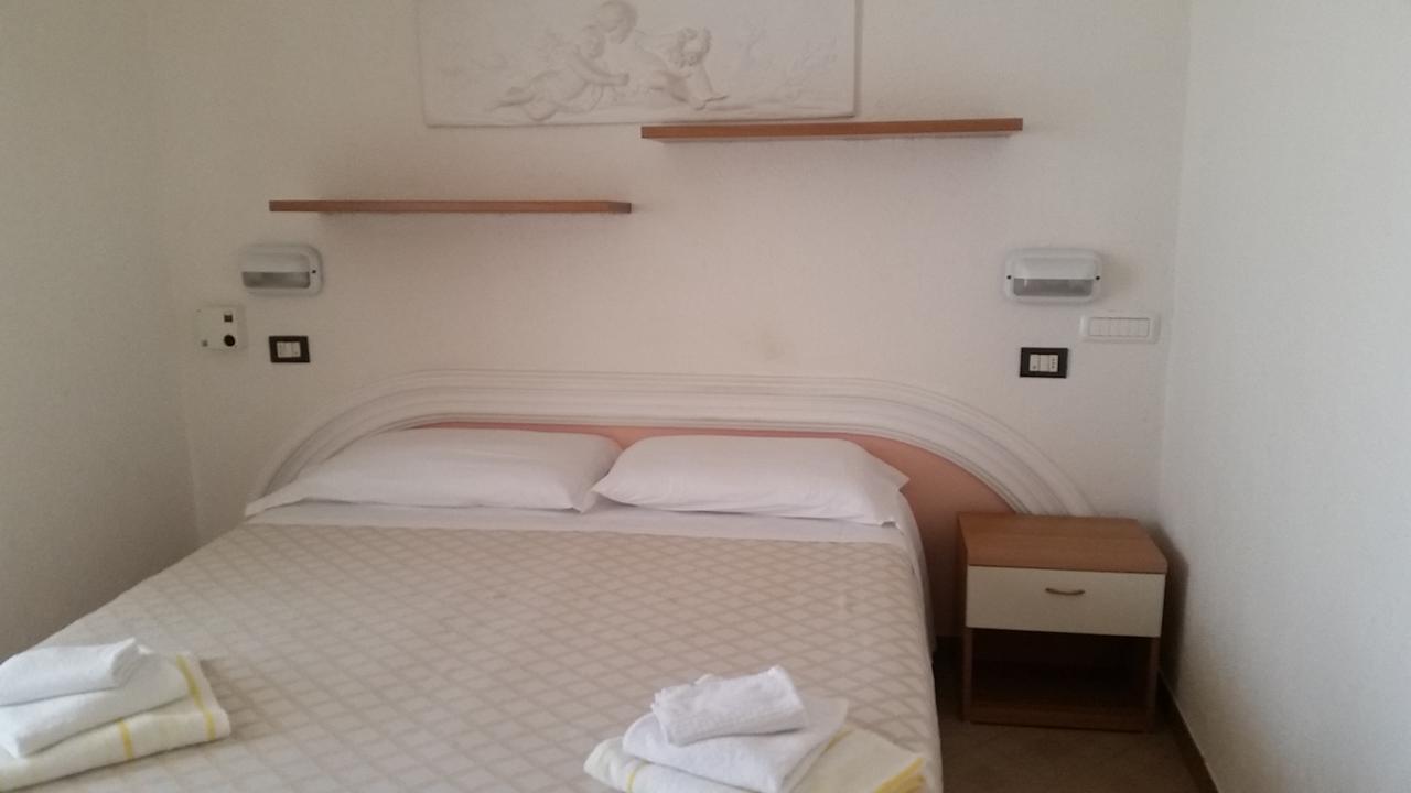 Hotel Continental Cattolica Luaran gambar