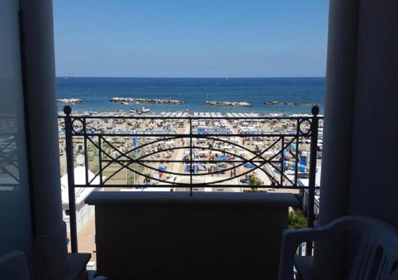 Hotel Continental Cattolica Luaran gambar