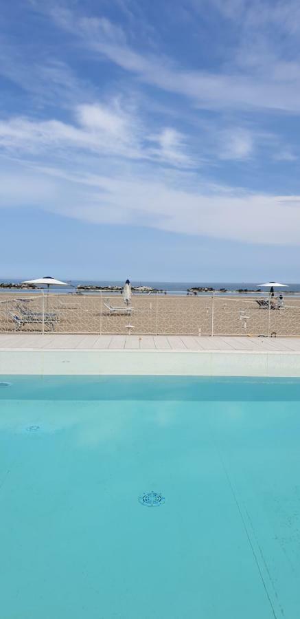 Hotel Continental Cattolica Luaran gambar