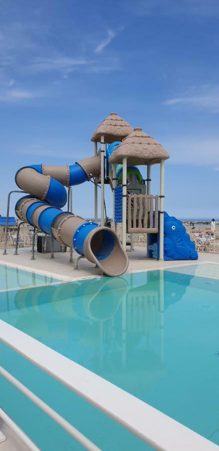 Hotel Continental Cattolica Luaran gambar
